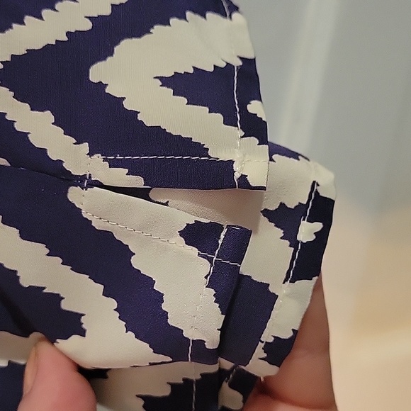 Lilly Pulitzer 100% silk blouse - Picture 7 of 9